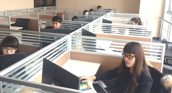 91看片下载安装科技售中客服服务，客服部实拍图