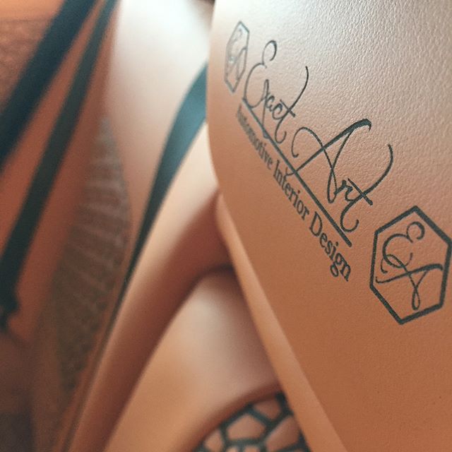 91看片免费版污打标机标记汽车坐垫，为您的爱车增加“价值”